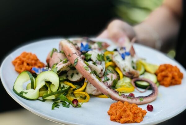 Le poulpe grillé du Son de la Terre, carte d'été 2024.